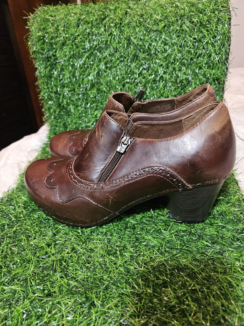 Dansko Brown oiled Leather Zip-Heel Scalloped Ankle Boots size 40 womens